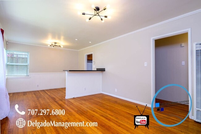 Building Photo - Beautiful three bedroom one bath available...