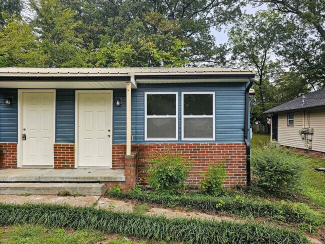 Foto del edificio - 105 S Howell Ave