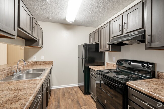 1HAB, 1BA -736 ft² - Lake Crossing