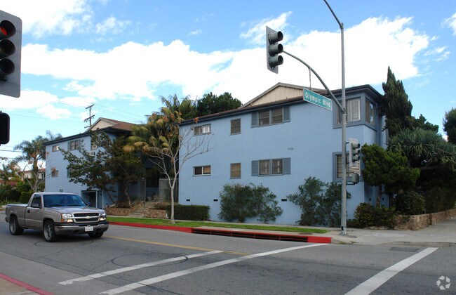 Foto del edificio - 9561-9565 W Olympic Blvd