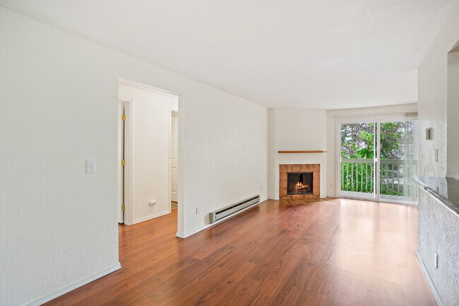 Foto del edificio - 9494 Redmond - Woodinville Rd NE