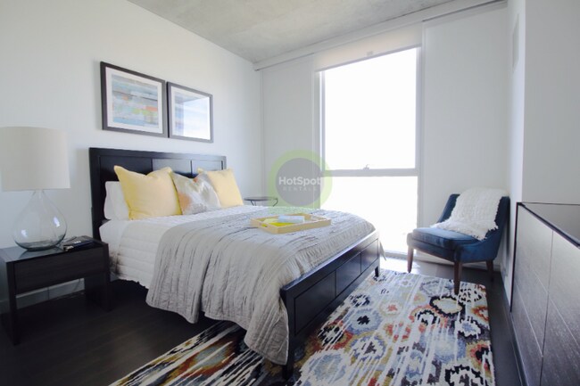 Foto del edificio - 671 W Division St