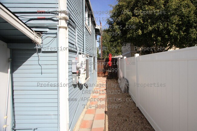 Foto del edificio - 136 1/2 N Yale Ave-