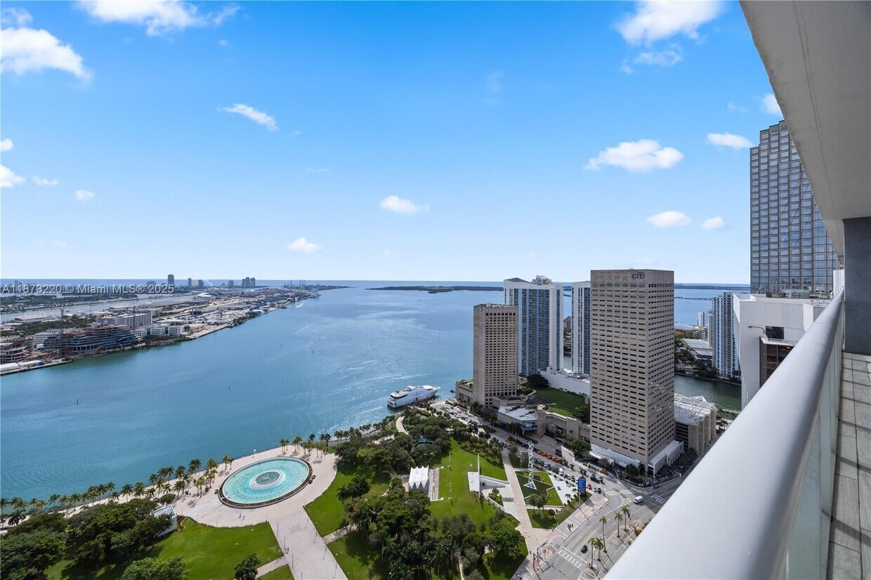 Primary Photo - 50 Biscayne Blvd