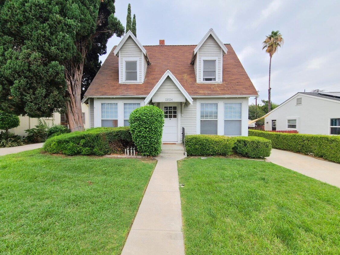 Foto principal - 11024 Evans St