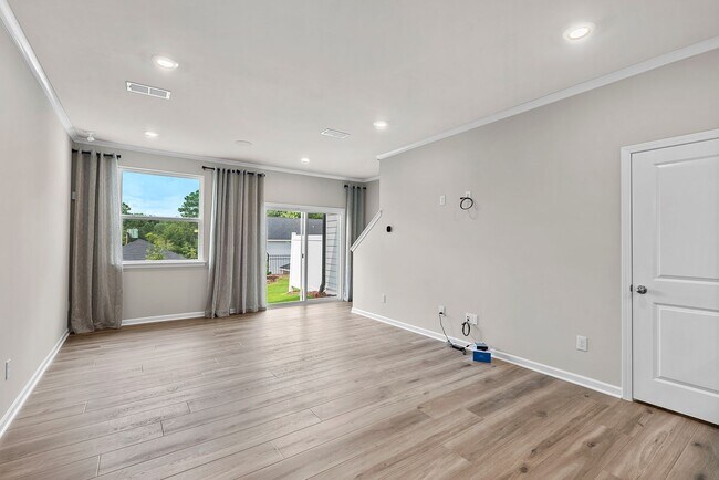 Foto del edificio - Like-New 3BR Townhome in Durham Near Brier Creek | Garage | Available Now