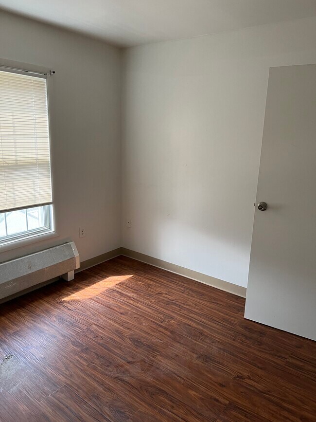 135 Dwight St Unit B, Jersey City, NJ 07305 Apartments in Jersey City, NJ