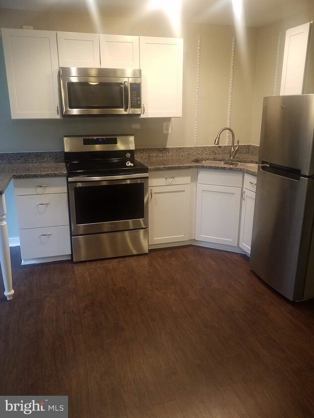 Foto principal - 8133 Tenbrook Dr