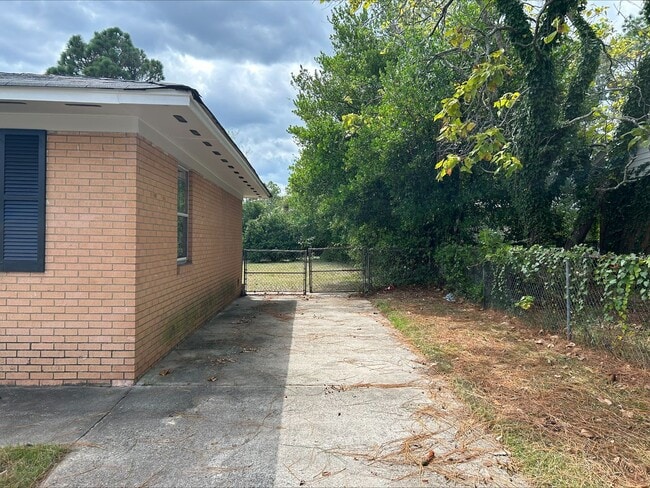 Building Photo - 2508 Georgetown Dr