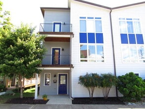 Building Photo - 1600 6th Ave N