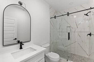 Building Photo - 2316 McKee St