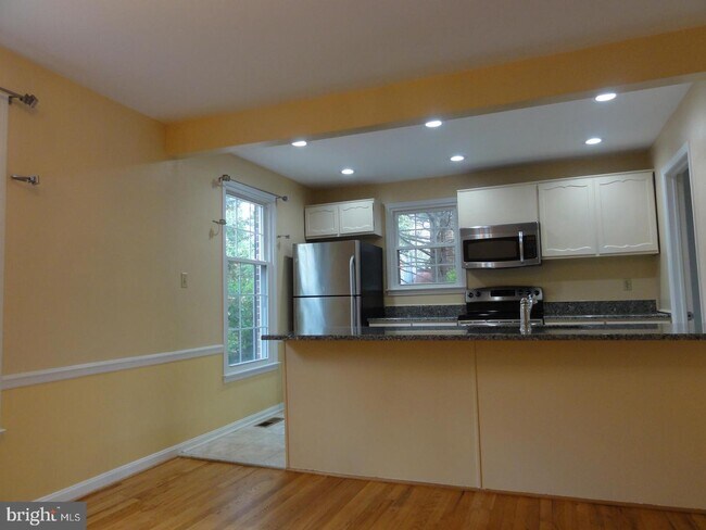 Foto del edificio - 1716 Dryden Way