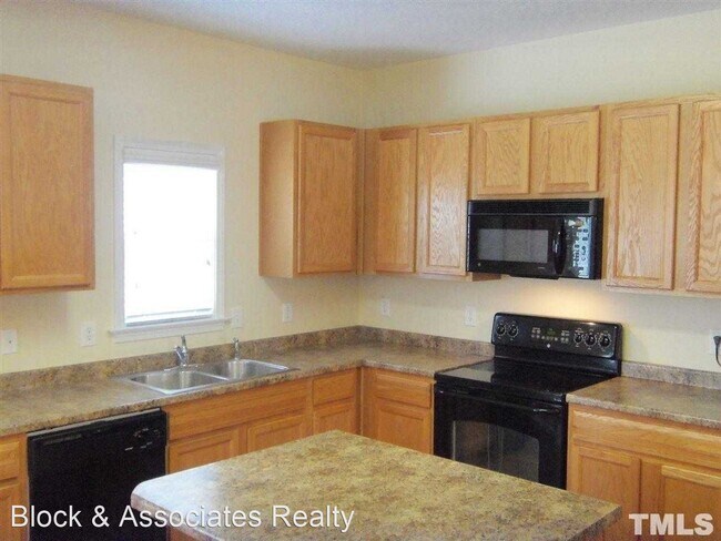 Building Photo - 4 br, 2.5 bath House - 702 Pochard Place