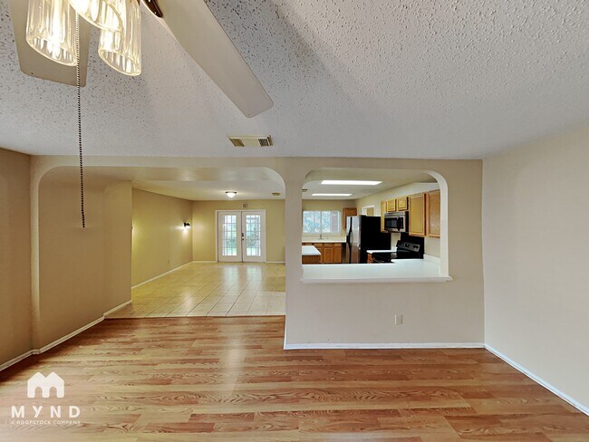 Foto del edificio - 21638 Longwood