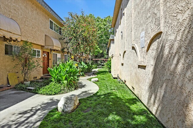 Building Photo - 17053 Roscoe Blvd