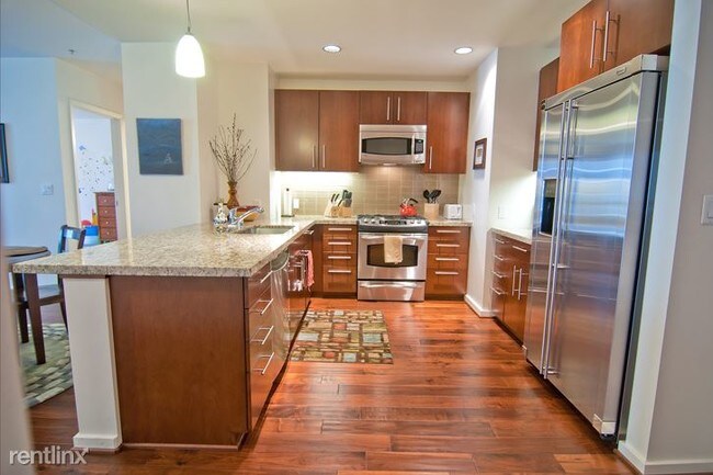 Foto del edificio - 360 Everett Ave