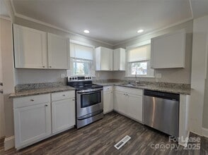 Building Photo - 818 Margate Ave