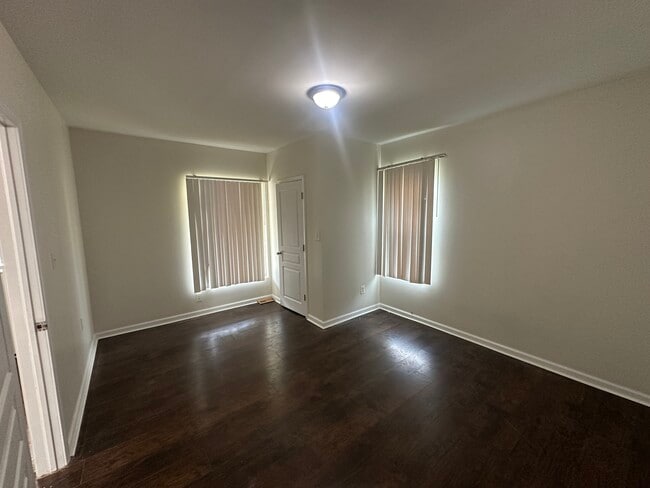 Foto del edificio - 132 E Howard St