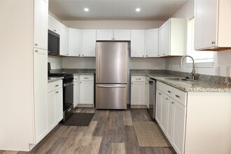 Building Photo - 1802 Sleepy Creek Way