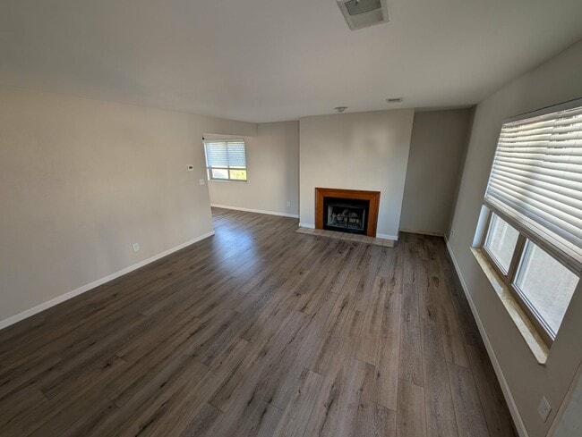 Building Photo - Lakewood Estates