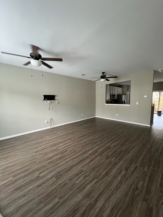 Foto del edificio - 105 Bumble Cir