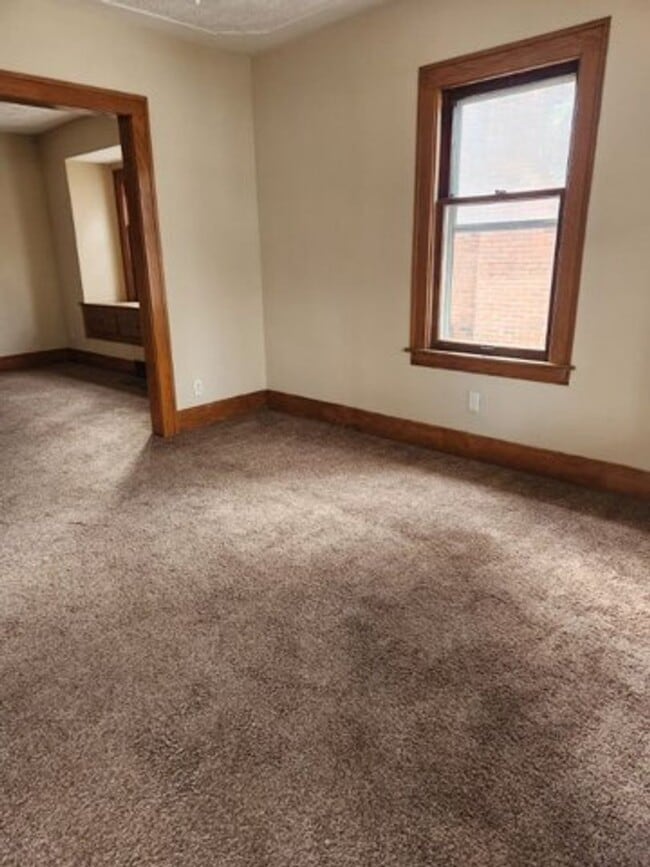 Building Photo - BELOW MARKET RENT!