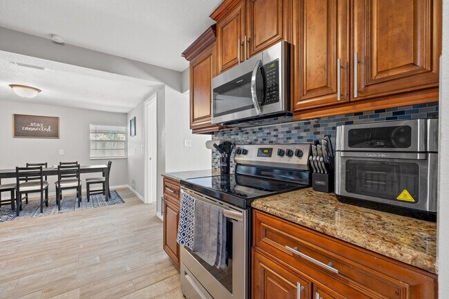 Foto del edificio - 4219 E Henry Ave