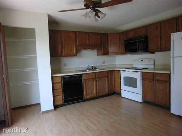Building Photo - 2 Quail Hollow Ct