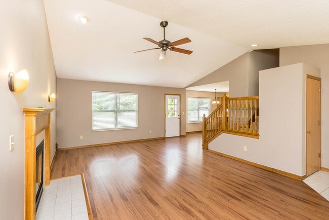 Foto del edificio - 1032 Pebble Brook Dr