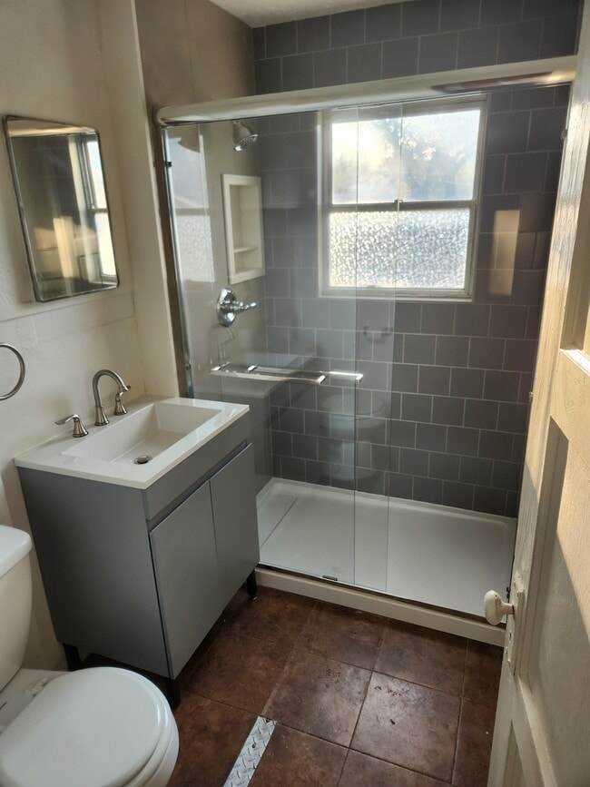 Building Photo - 1182 Navasota St