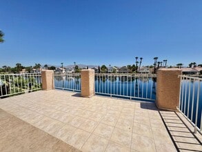 Building Photo - 2836 N Lakecrest Dr