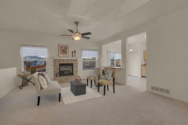Building Photo - 3829 Range Dr