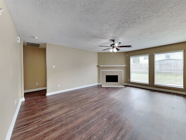 Foto del edificio - 26881 Armor Oaks Dr