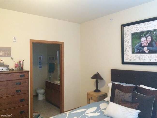 Building Photo - 652 Bear Claw Way