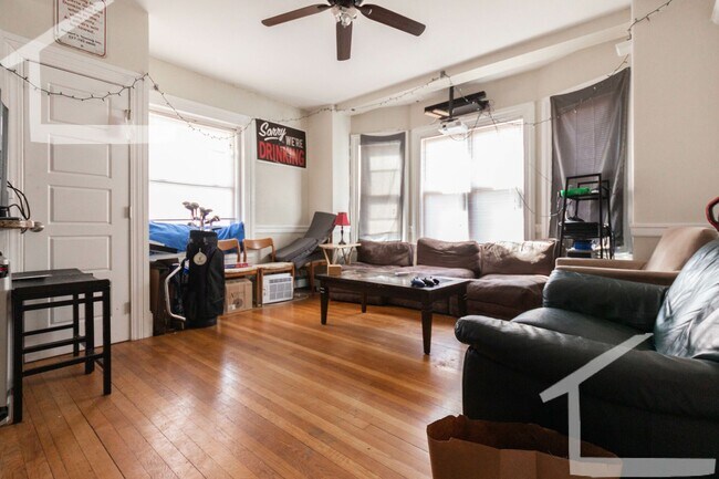 Foto del edificio - 9/1 Renovated 4BR/2BA near Green Line, Bri...