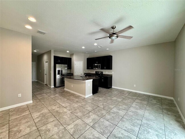 Building Photo - 7208 Grand Elm Dr