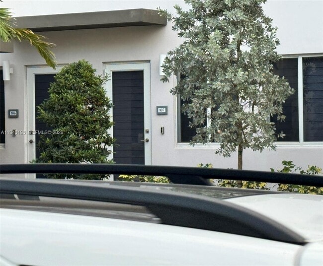 Foto del edificio - 10300 NW 66th St