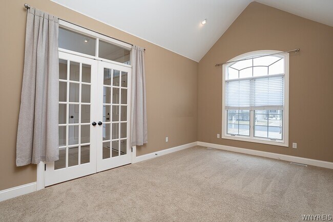Foto del edificio - 9 Hidden Creek Ct