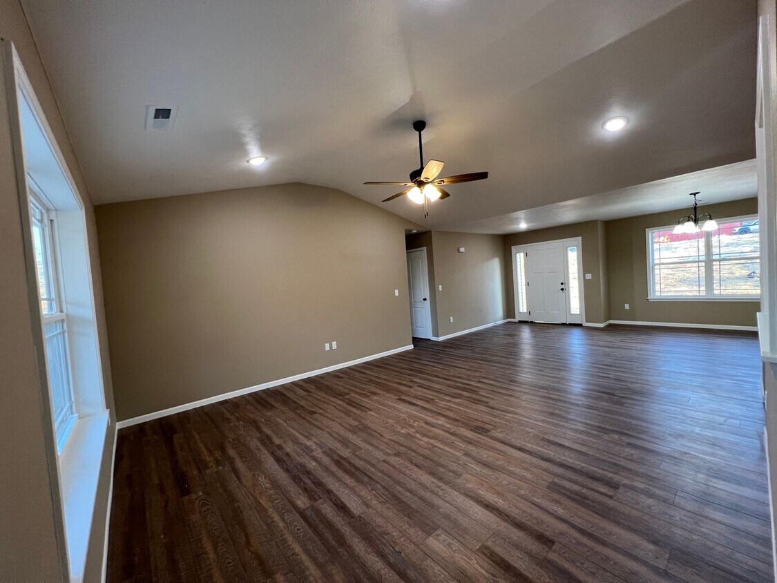 145 Bald Cypress Ct, Hollister, MO 65672 House Rental in Hollister