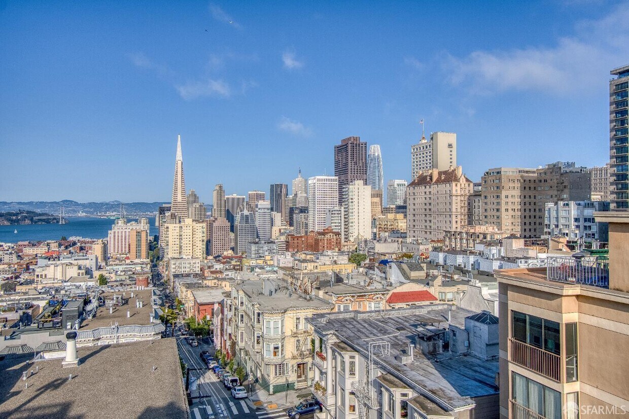Foto principal - 1244 Washington St