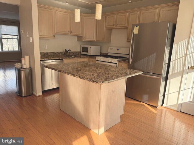 Foto del edificio - 20 Emandan Ln