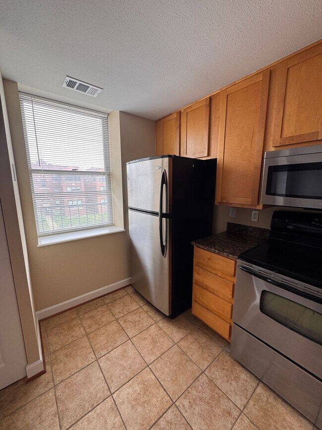 Foto del edificio - 5630 Pershing Ave