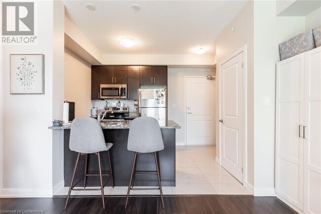 Building Photo - 125 Shoreview Pl