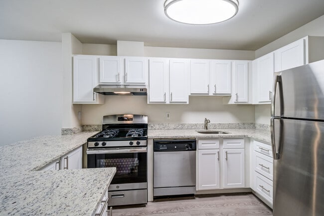 Building Photo - Nob Hill Apartment Homes