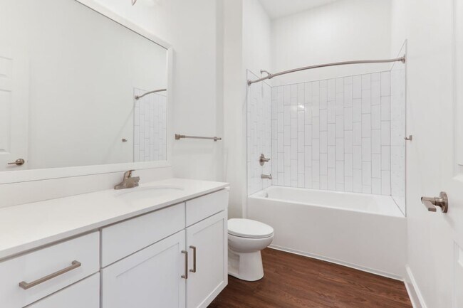 Building Photo - 449 Clairemont Ave