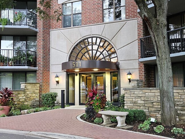Foto del edificio - 511 Aurora Ave