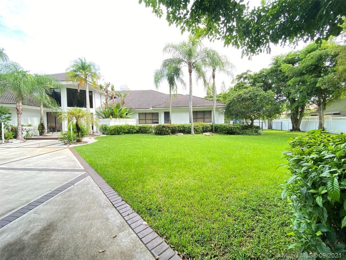 Primary Photo - 9981 NW 45th St