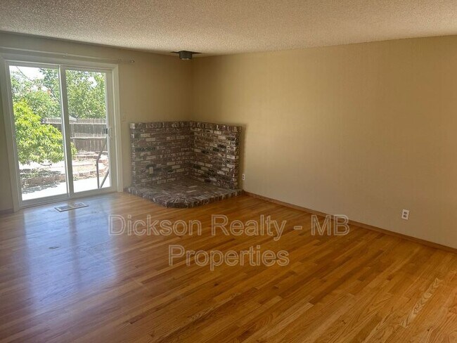 Building Photo - 1600 Alamo St