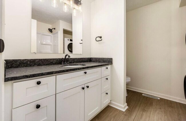 Foto del edificio - 29 King Arthur Ct