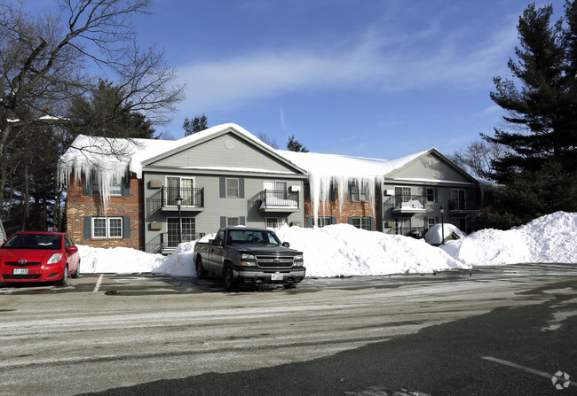 Primary Photo - Oak Hill Condominiums